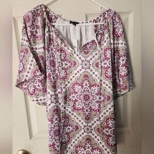 Ann Taylor Graphic Flutter Sleeve Tunic in White and Pink
